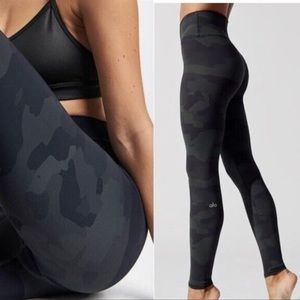 Alo Yoga High Waist Vapor Legging Camo size sm, only worn once